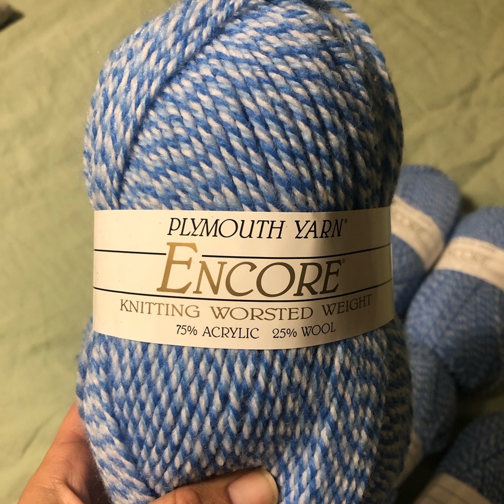 8 full skeins Plymouth yarn encore worsted - Picture 2 of 3